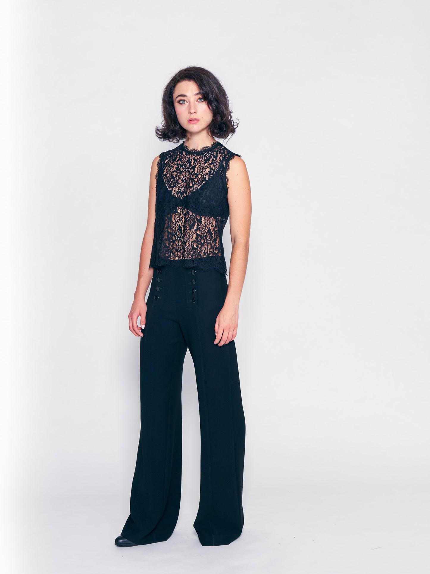 Black Lacey Shell